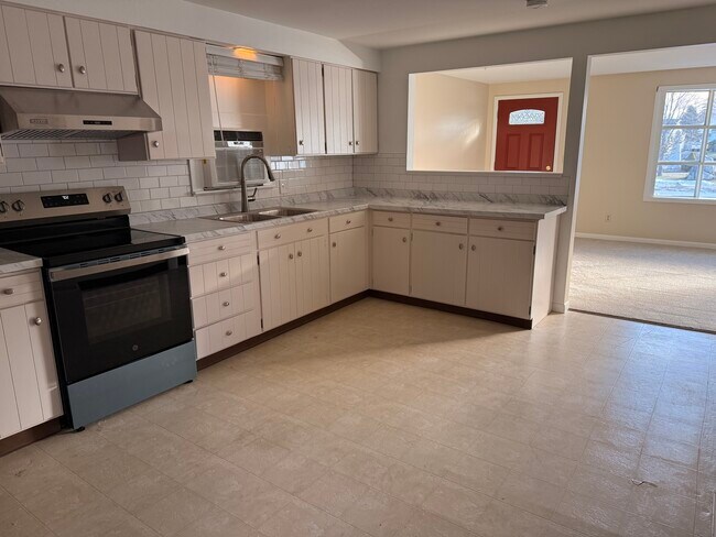 Photo - 1104 Vinewood Ave Unit Left