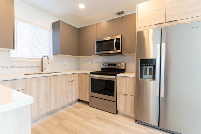 Photo - 431 NW 47th St
