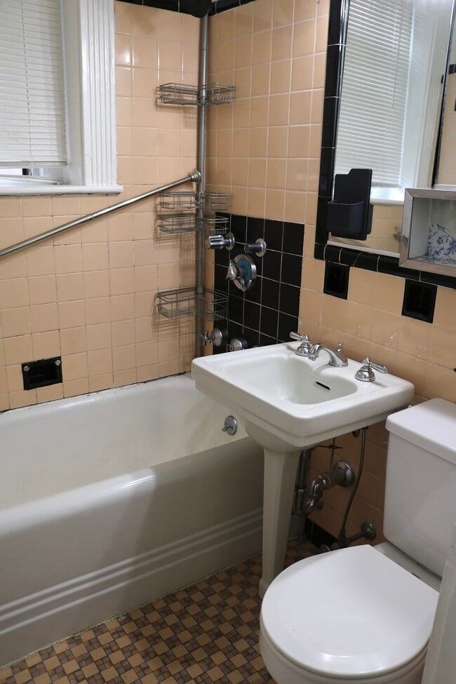 8 Garrison St Unit 511