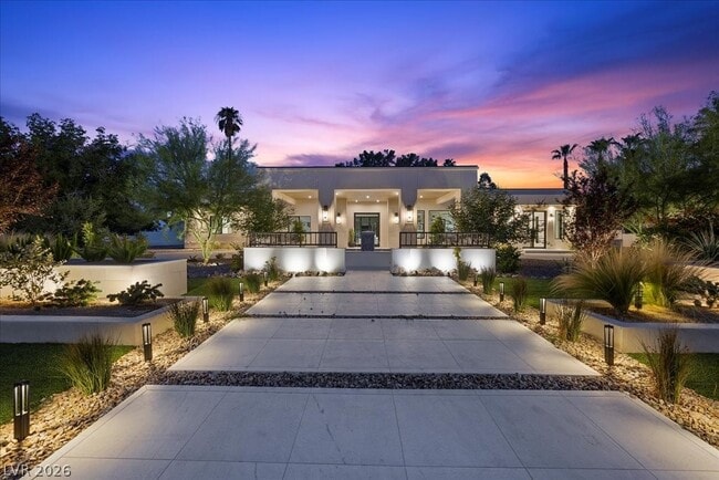 Building Photo - 2401 Driftwood Dr