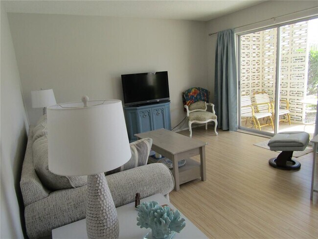 Photo - 200 Park Blvd N Unit 106