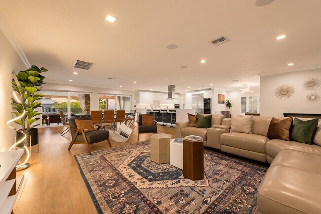 Photo - 5841 Bayview Dr