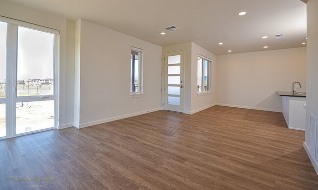 Building Photo - Pool-View Ground Floor Flat Unit 102