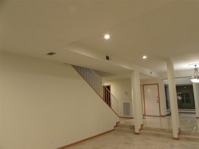 Photo - 201 Vanderpool Ln Unit True