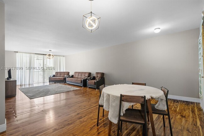 Photo - 1690 NE 191st St Unit 302-1