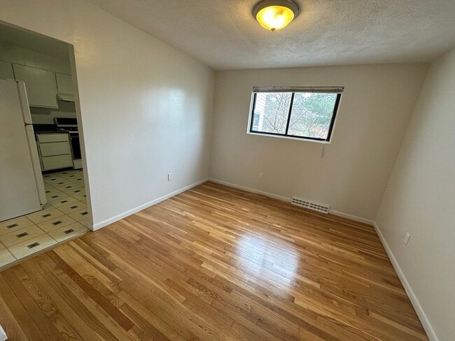 Photo - 36 Undine Rd Unidad 1