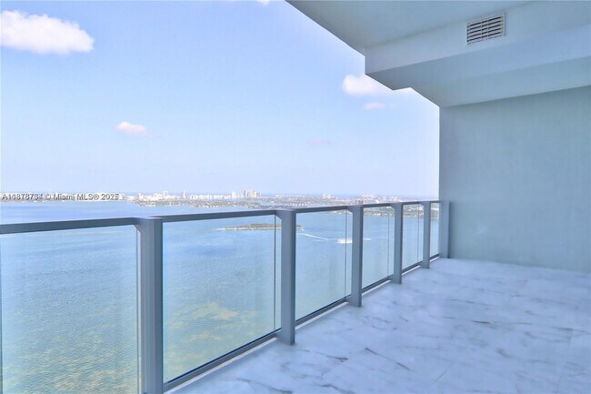 Building Photo - 2900 NE 7th Ave Unit 2803 Rental