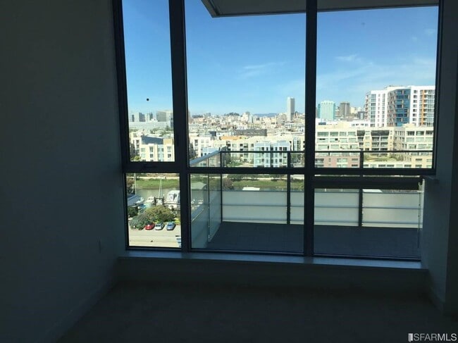 Photo - 718 Long Bridge St