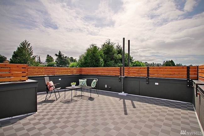 Photo - 5953 Fauntleroy Way SW