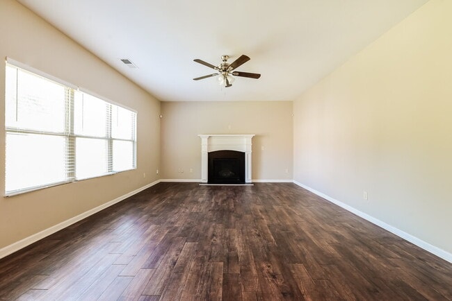Photo - 2127 Juniper Ives Ct SE