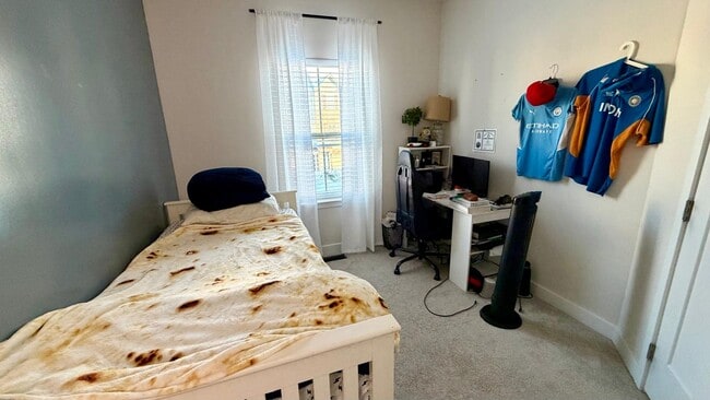 Photo - 6032 Goshawk St