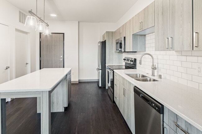 Photo - 2420 E Capitol Dr Unit 204