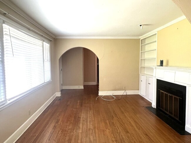 611 Corbin Ave