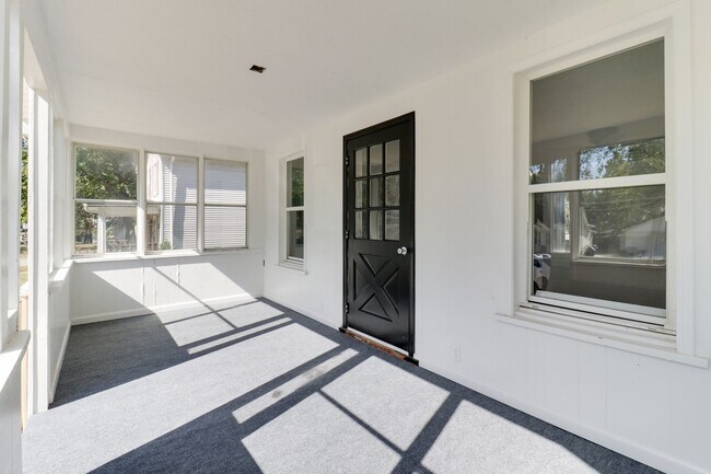 Photo - Renovated 2 Bedroom Home!