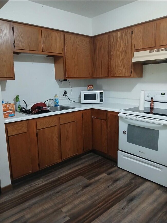Building Photo - Pleasantville Unit 4