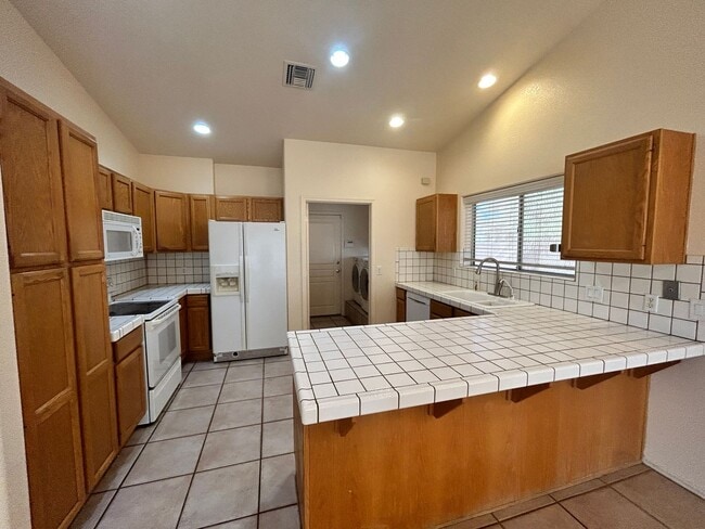 Photo - 4-Bedroom Home in Mesa Del Sol with Heated Pool and Spa