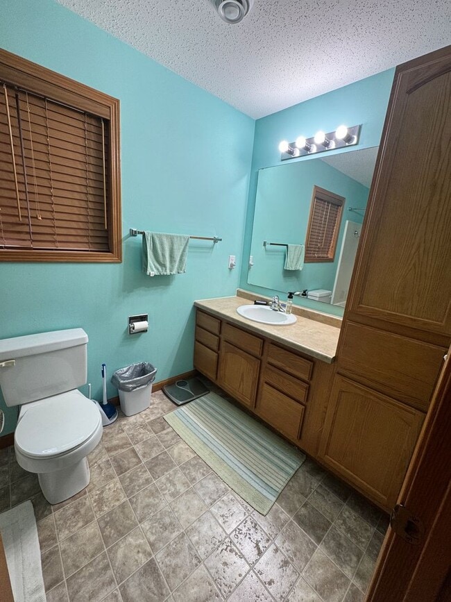 Photo - 2 Bedroom/ 2 Bathroom Home located in Tom'...