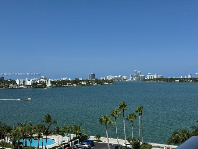 Building Photo - 7501 E Treasure Dr Unit 7L