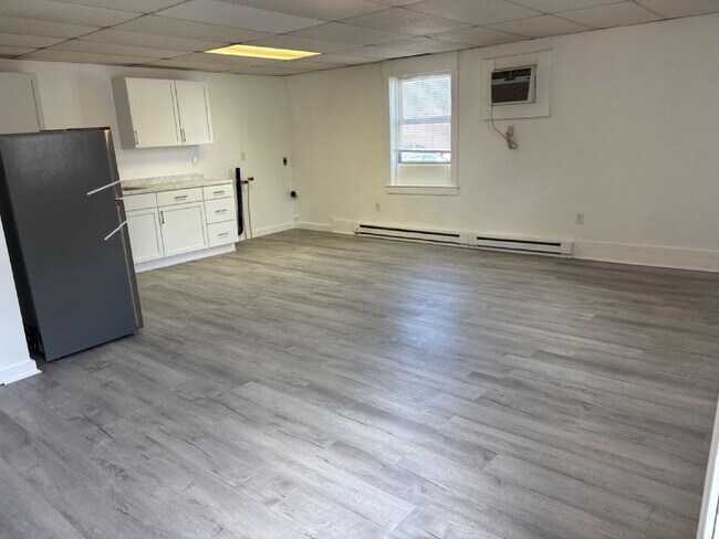Building Photo - 99 Sinking Springs Ln Unit Apt 1