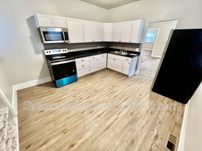 Photo - 2812 B St