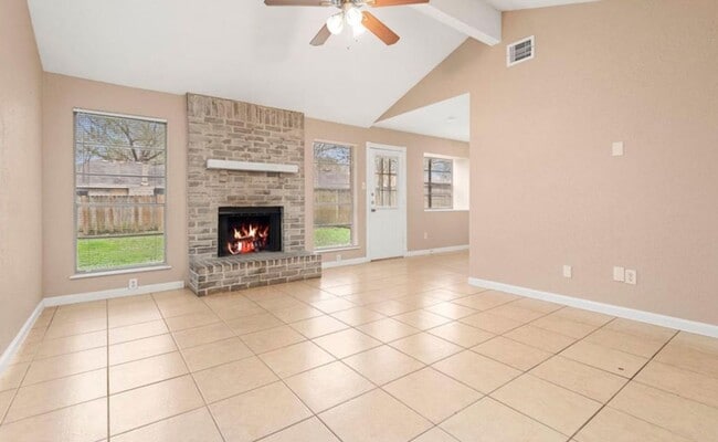 Photo - 4 Bedroom Home with 2 Bath and large back ...
