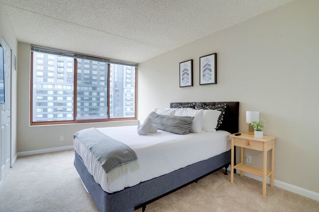 Photo - 401 12th St S Unidad FL10-ID1038993P