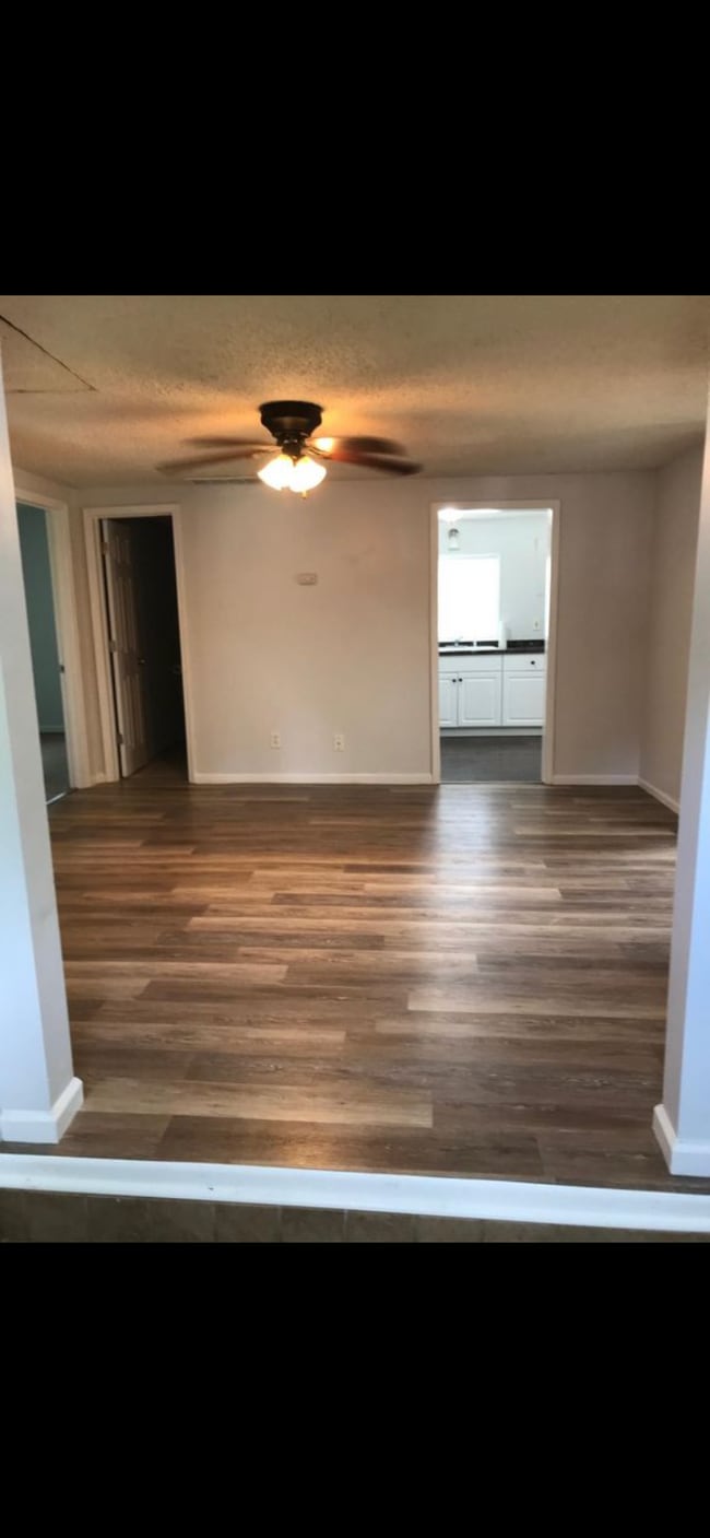 Photo - 1926 Summit Dr