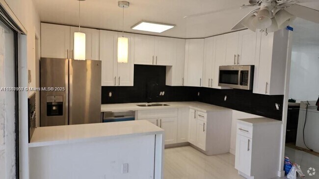 Building Photo - 10350 SW 220th St Unit 233 Rental