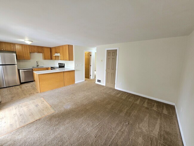 Photo - Lynhaven Apartments Unit 1