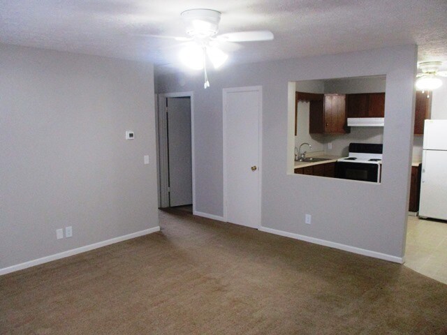 Photo - 104 W Shelbourne Dr