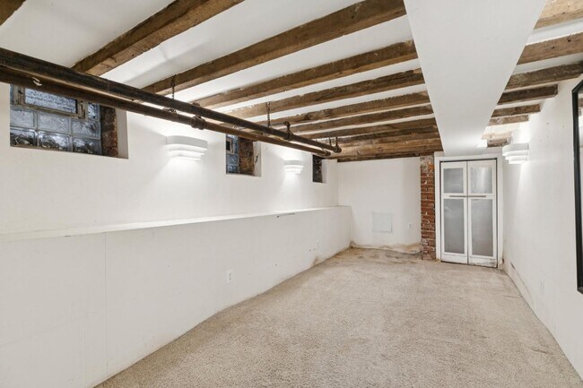 Photo - 1228 Catharine St