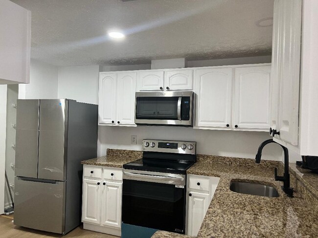 Photo - 19804 Larentia Dr