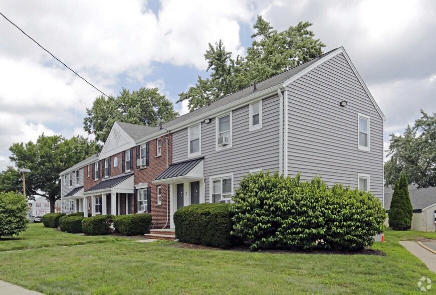 The Gardens at Wesmont Station Apartments For Rent in Lodi, NJ