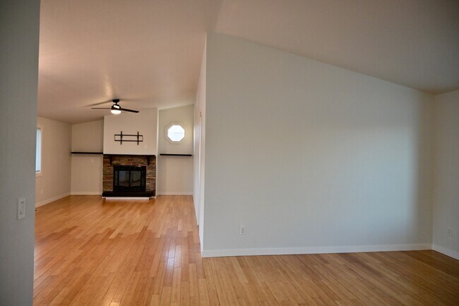 Photo - 4400 S Carbine Ave