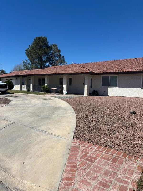 Building Photo - 12800 Riverview Dr