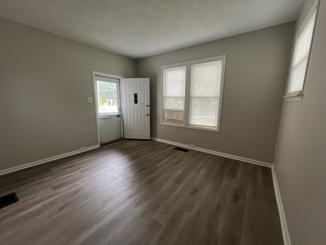 Photo - 5722 Bridgetown Rd