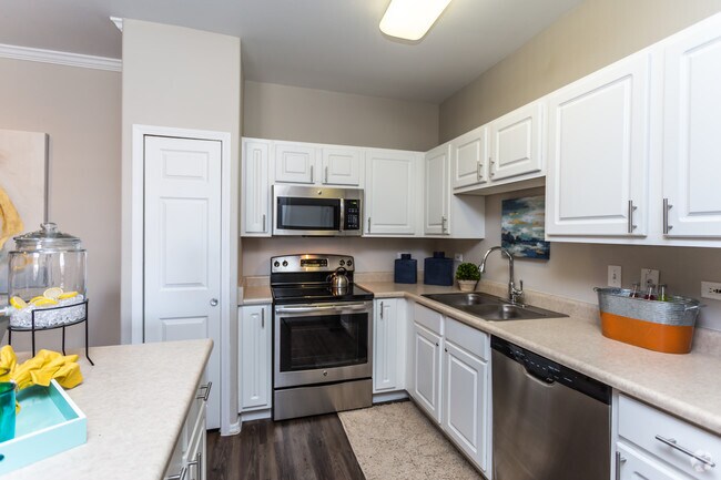 2HAB, 2BA - Ruby - The Viridian