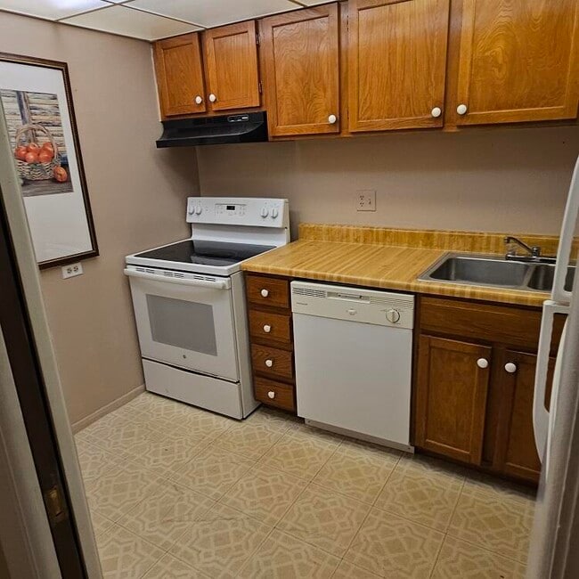 3690 Inverrary Dr Unit 2Y