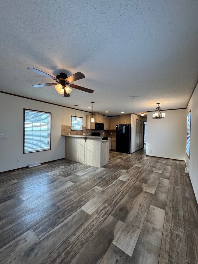 Photo - 2372 Maple Dr