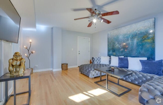Building Photo - 8140 S Kedzie Ave Unit 201 Rental
