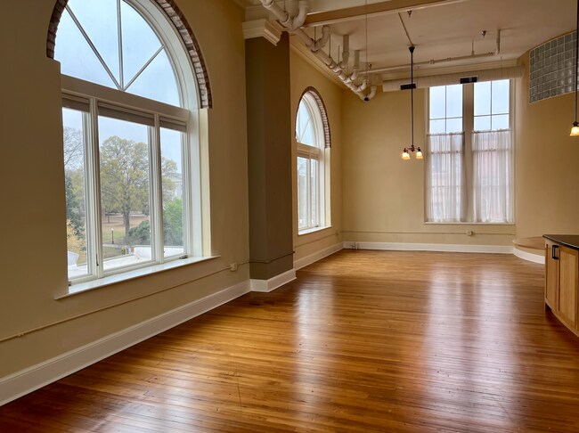 Photo - 320 E Clayton St Unit 400