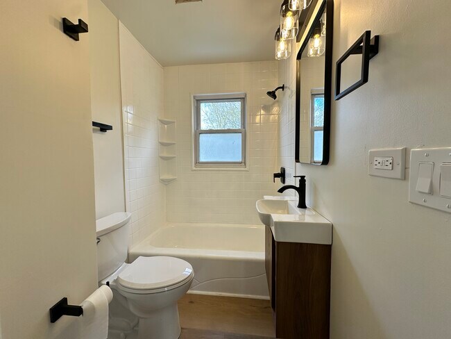 Photo - 307 S 5th Ave