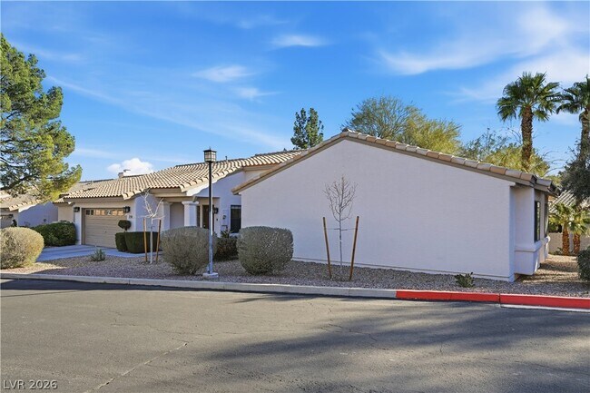 Photo - 250 Garfield Dr