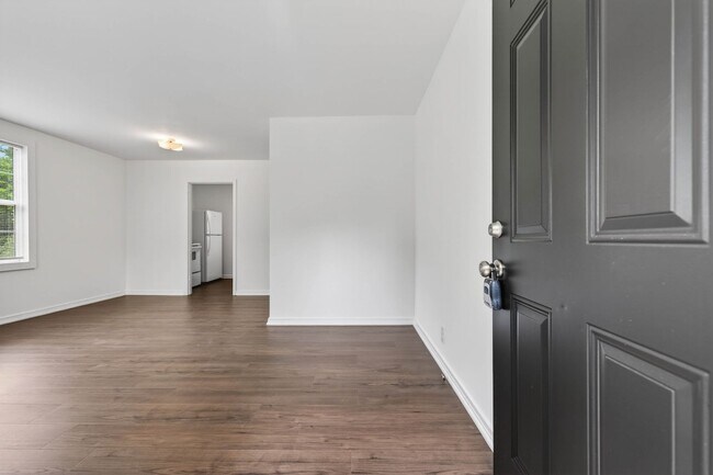 Photo - Renovated 2 bedroom home for rent Near Downtown Clarksville!