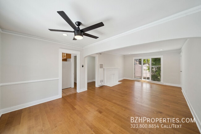 Photo - 1239 Havenhurst Dr Apartment Unit 1239 1/2