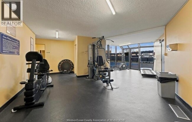 Photo - 111 Riverside Dr E Unit 914