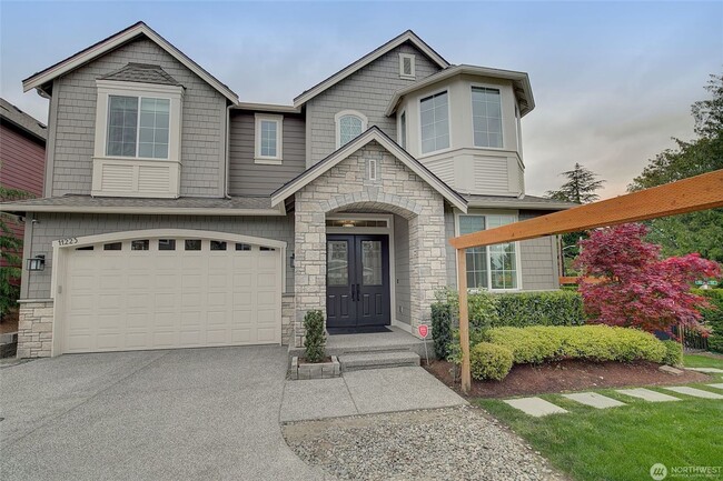 Building Photo - 5Bd/4Ba Bellevue House