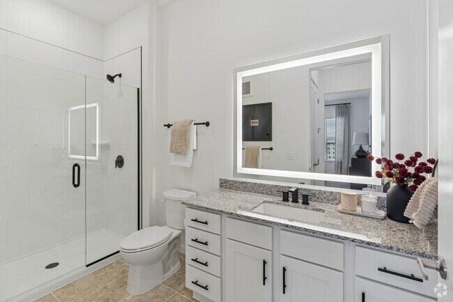 B2 2BR, 2BA - 1,237SF - Primary Bathroom