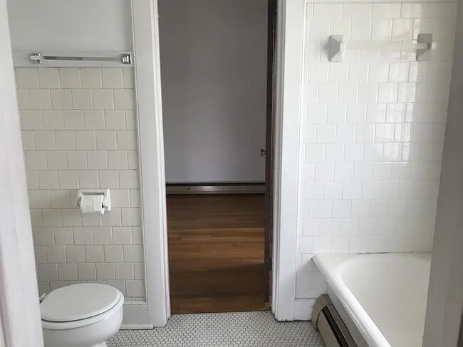 Photo - 3070 N Oakland Ave Unidad Apt 3