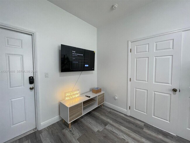 Photo - 29 Oviedo Ave Unit 2